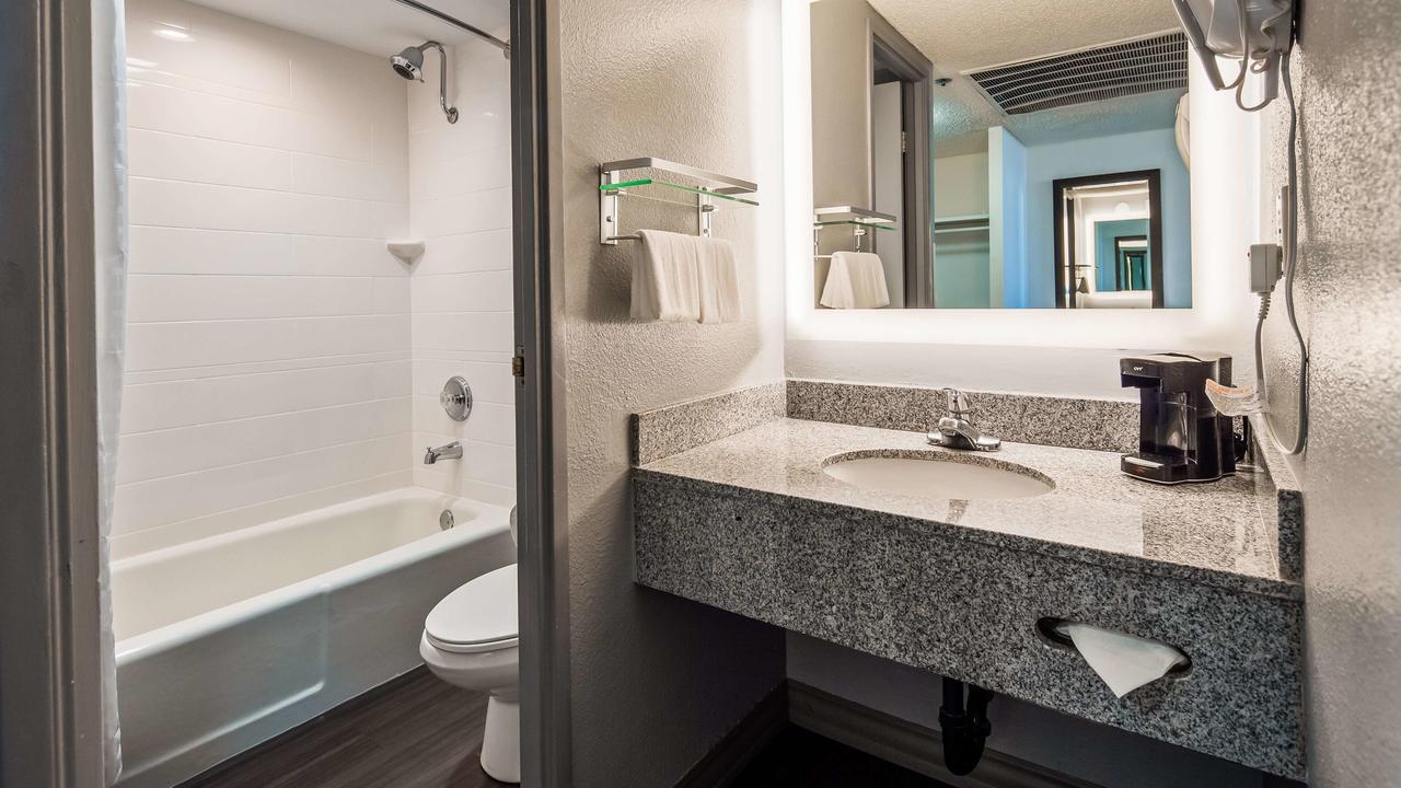 Best Western Yacht Harbor Hotel - thumb 22