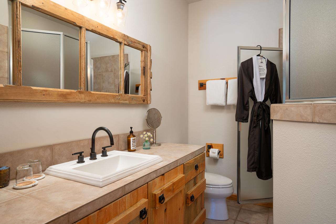 Black Bear Lodge - thumb 20