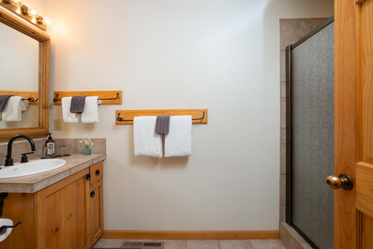 Black Bear Lodge - thumb 18