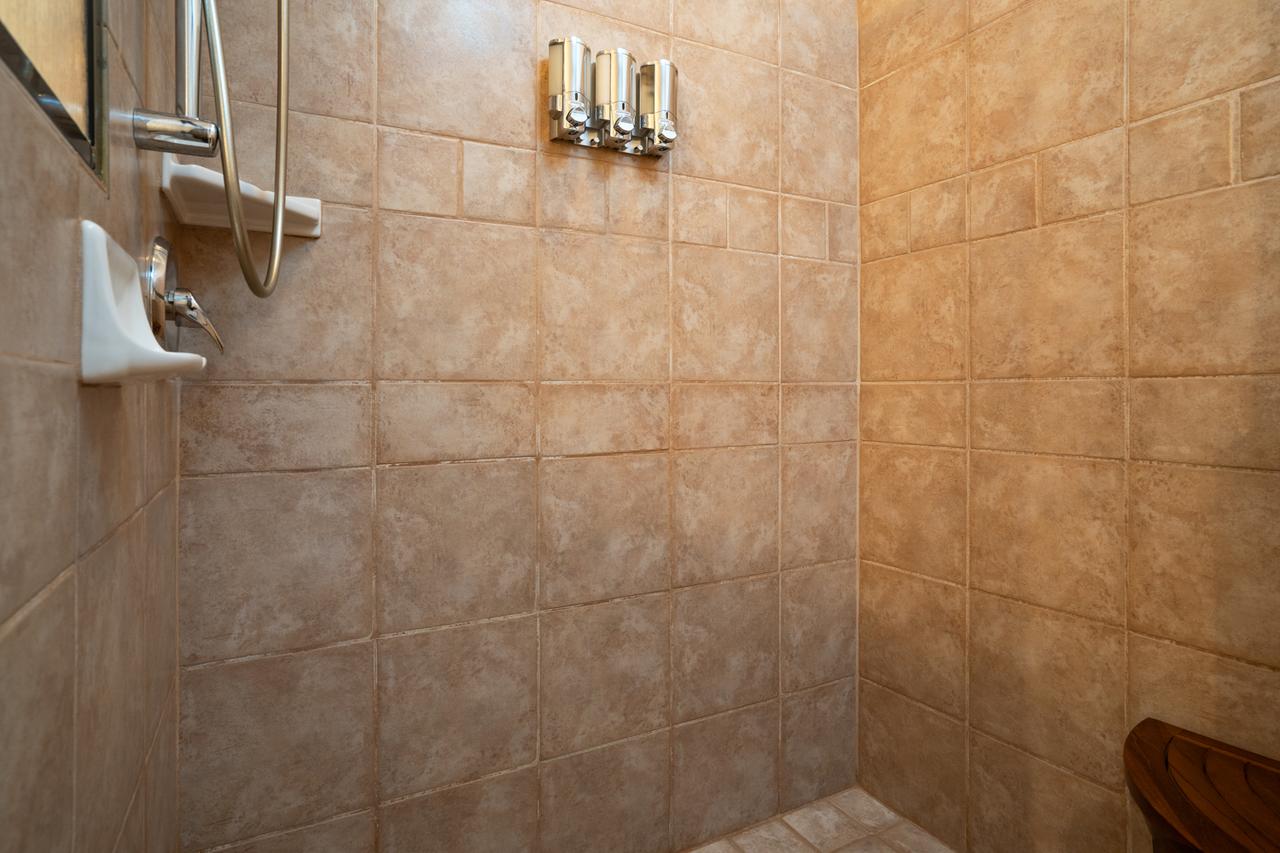 Black Bear Lodge - thumb 9