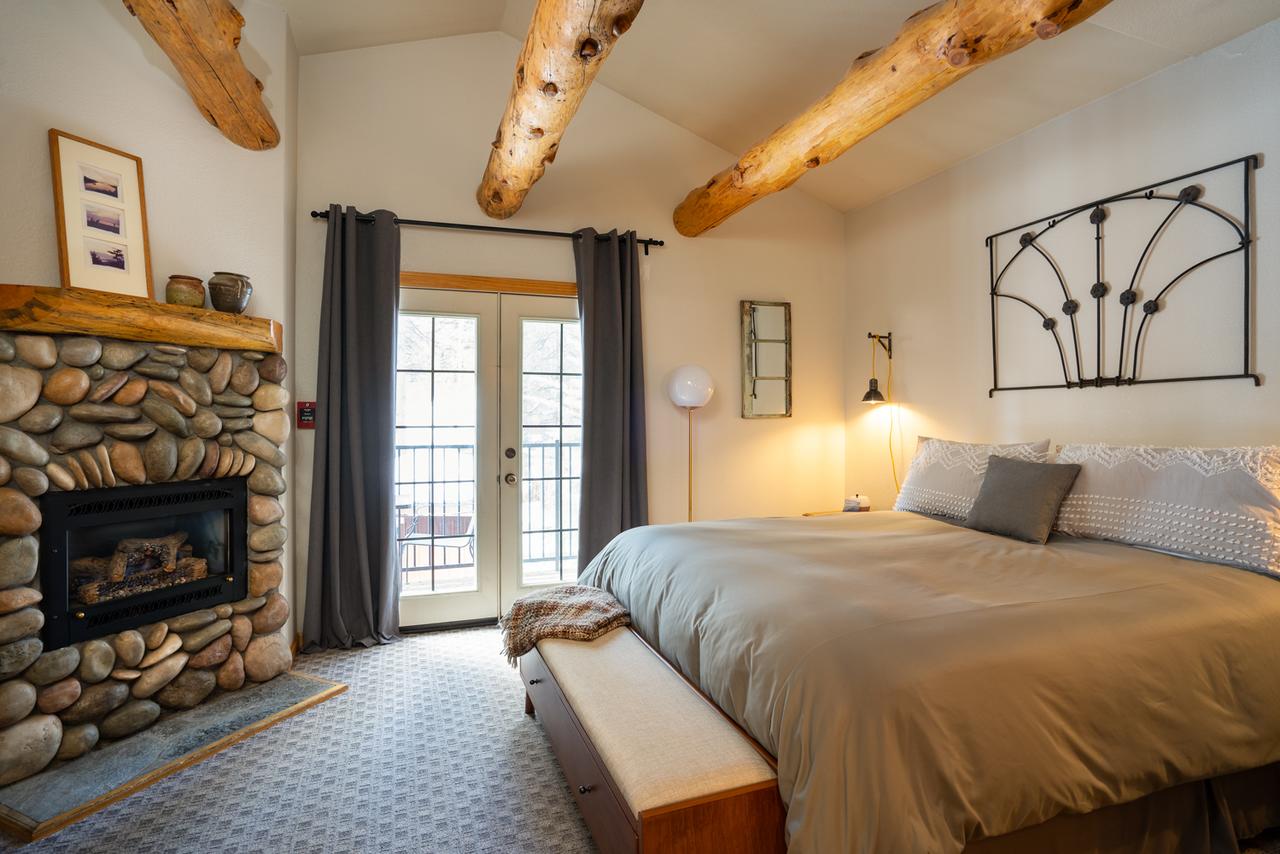 Black Bear Lodge - thumb 16