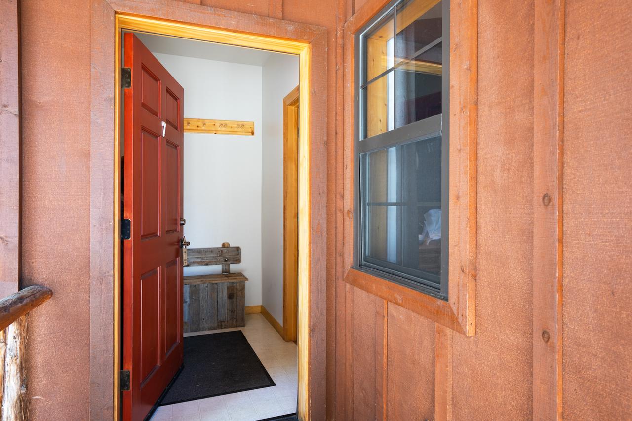 Black Bear Lodge - thumb 23