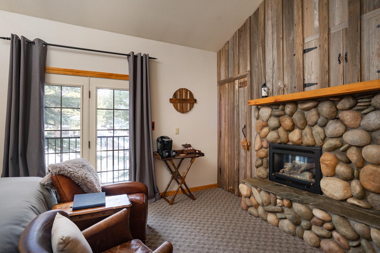 Black Bear Lodge - thumb 12