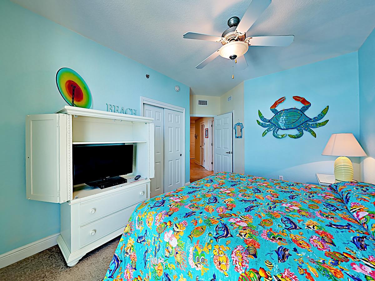 931 W Beach Blvd Condo - thumb 17