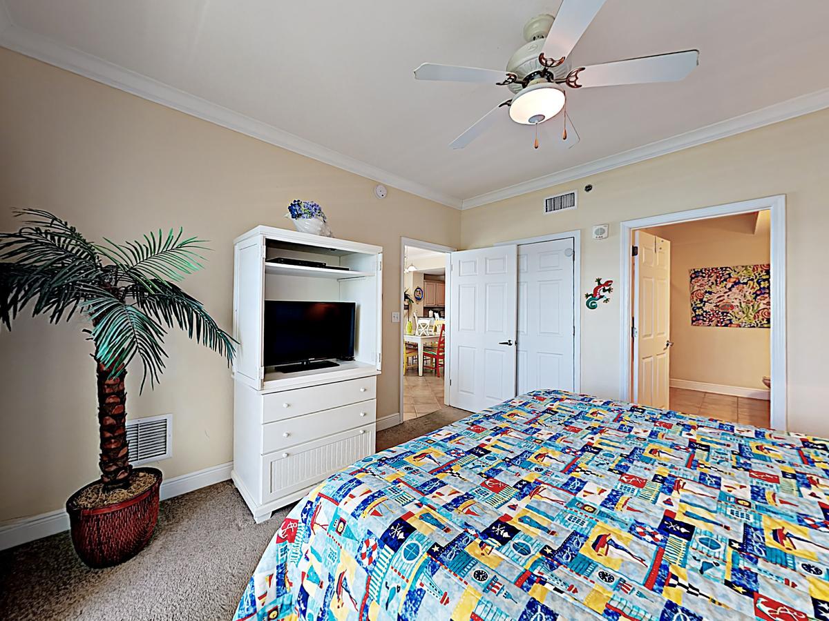 931 W Beach Blvd Condo - thumb 23