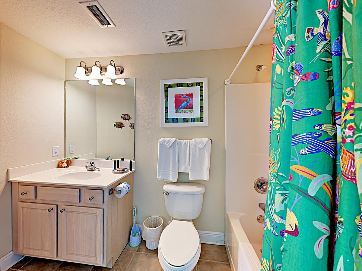 931 W Beach Blvd Condo - thumb 13