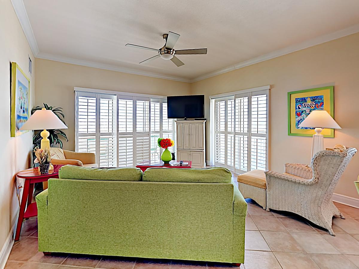 931 W Beach Blvd Condo - thumb 12