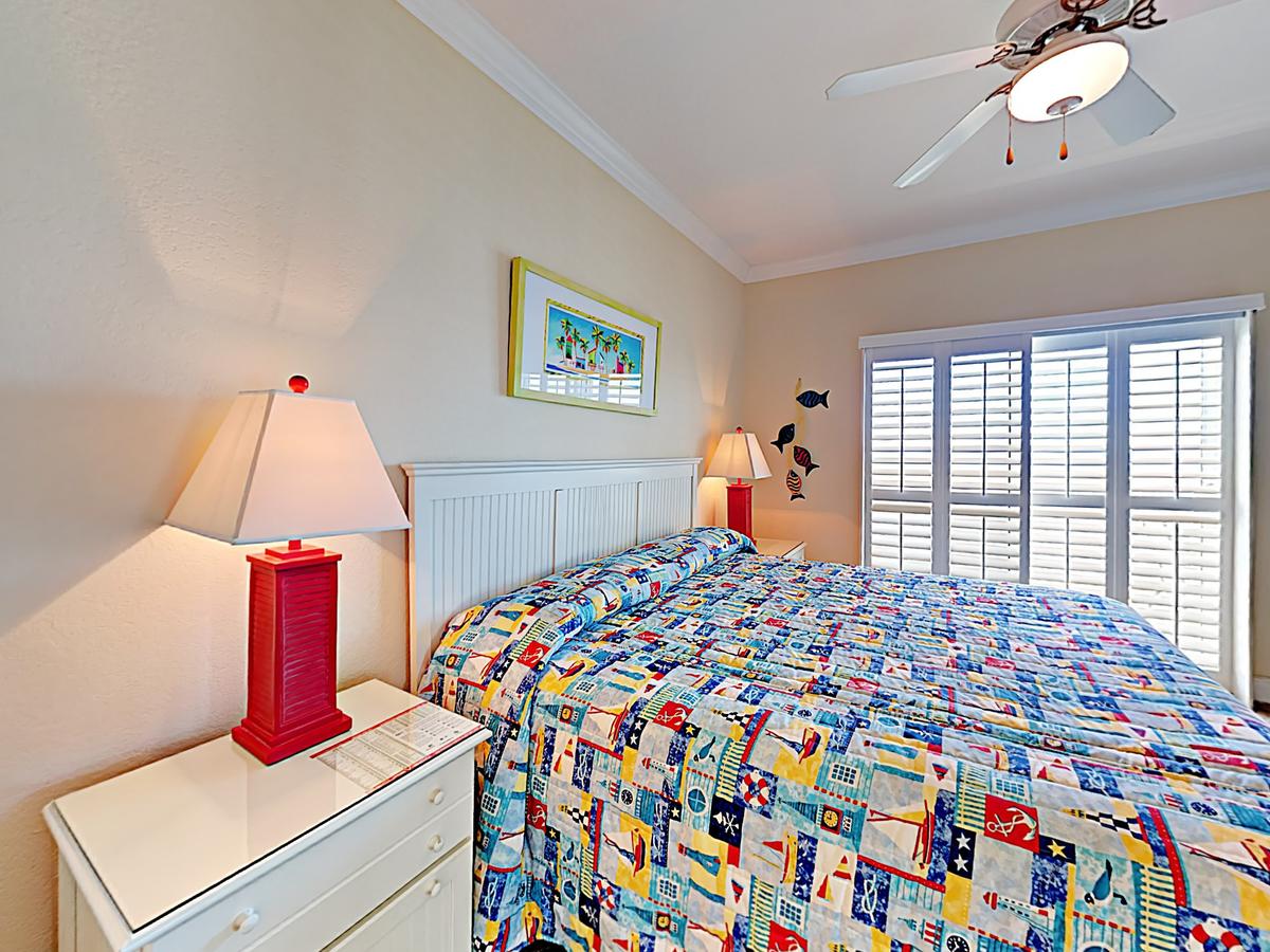 931 W Beach Blvd Condo - thumb 18