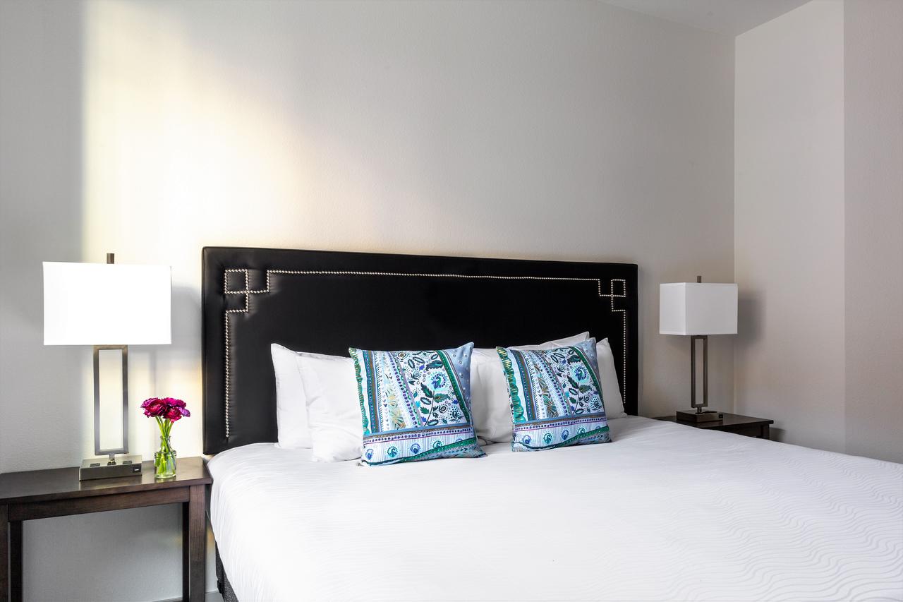 Stay Alfred At The District - thumb 25