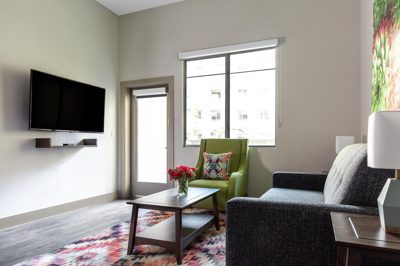 Stay Alfred At The District - thumb 38