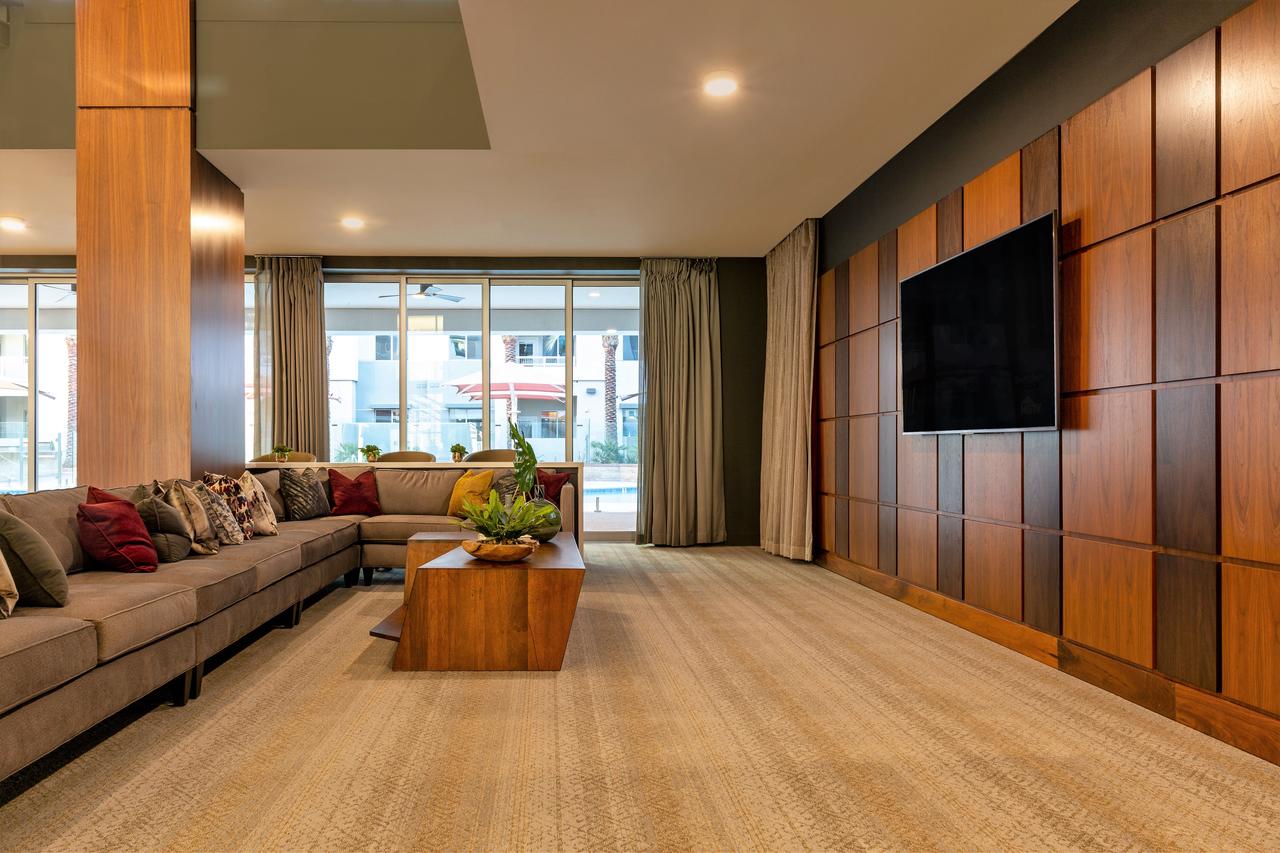 Stay Alfred At The District - thumb 23