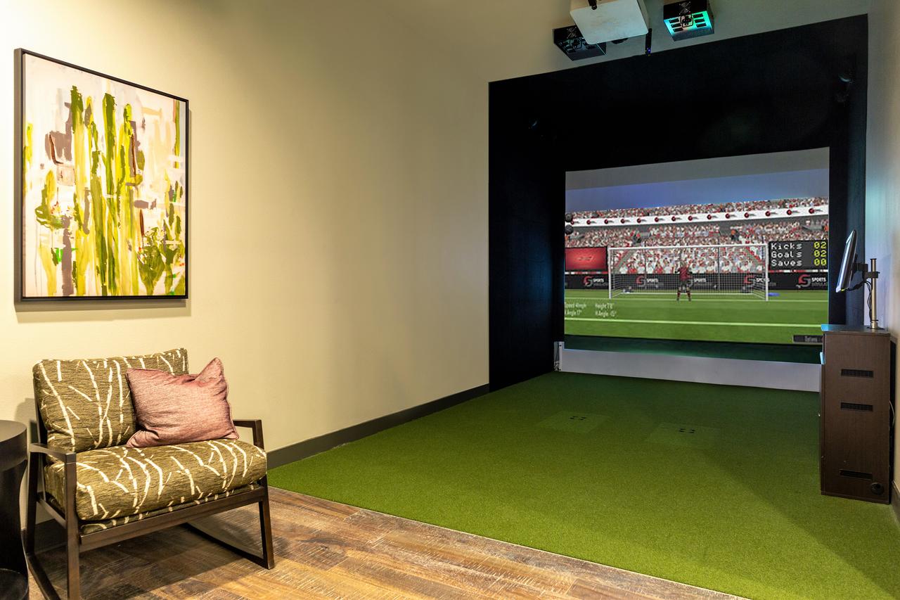 Stay Alfred At The District - thumb 32