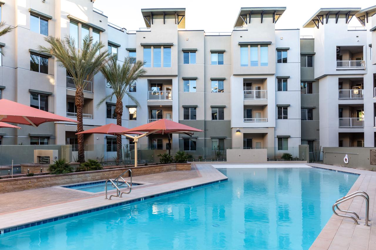 Stay Alfred At The District - thumb 0