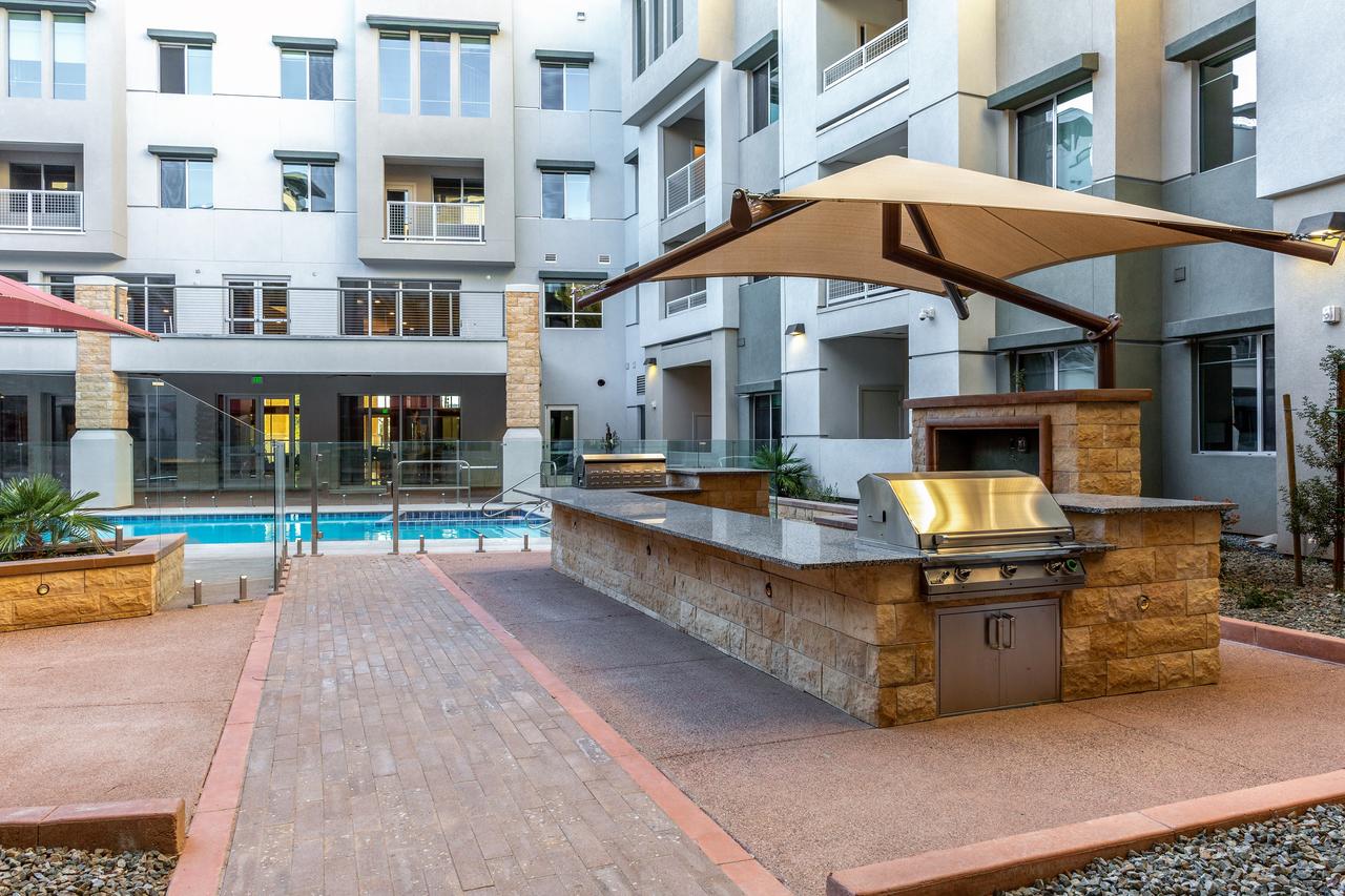 Stay Alfred At The District - thumb 40