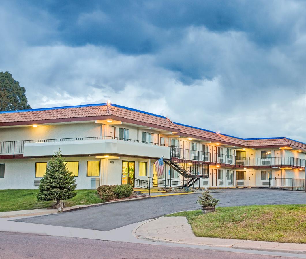 Knights Inn Aurora - thumb 0