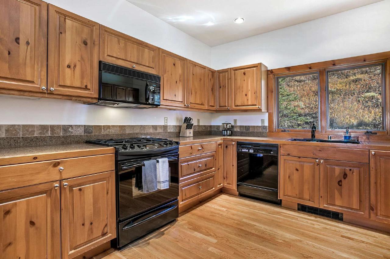 Bachelor Springs 178 - thumb 20