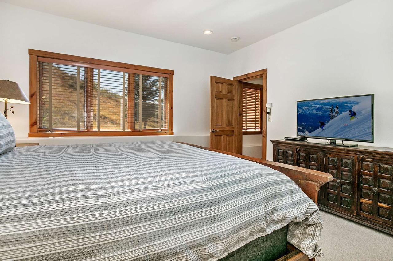 Bachelor Springs 178 - thumb 5