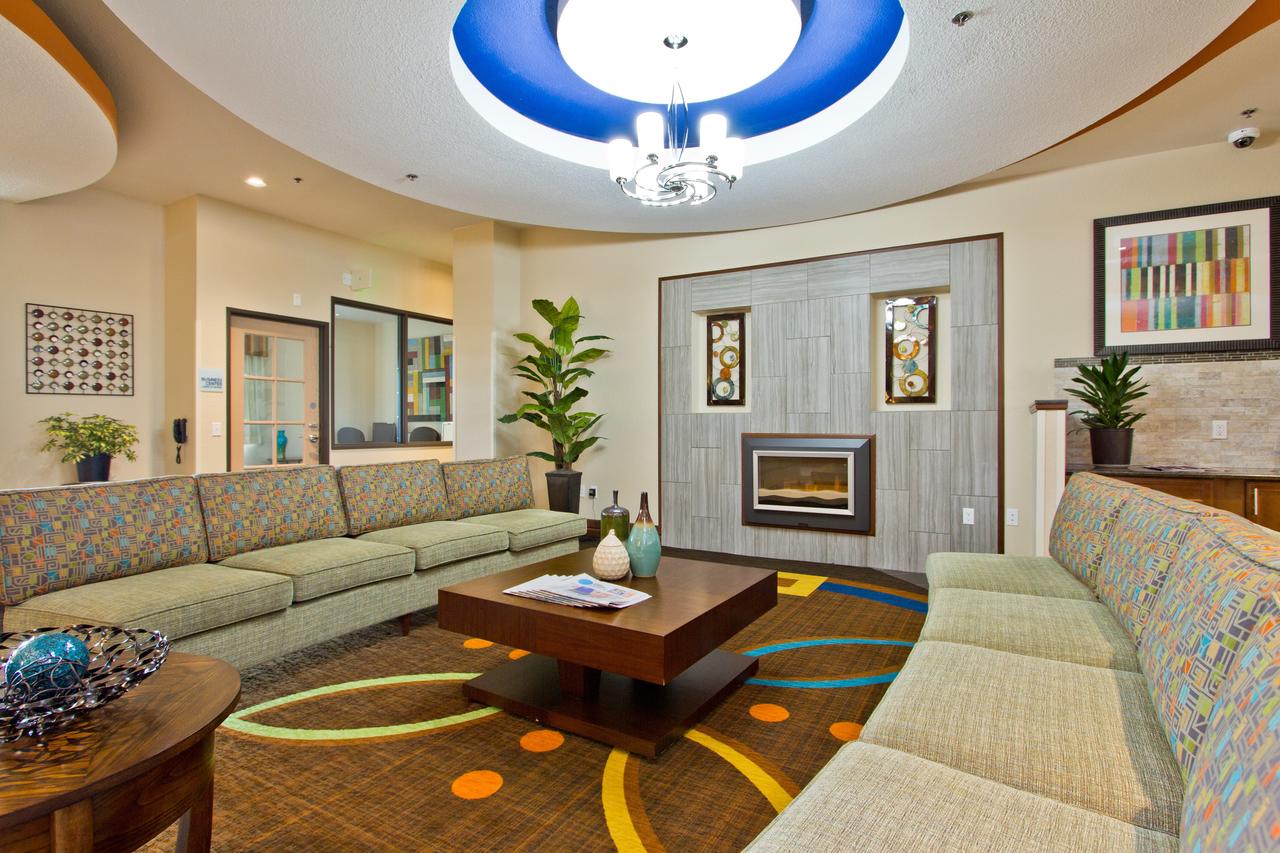 Holiday Inn Express And Suites Denver East Peoria Street - thumb 15