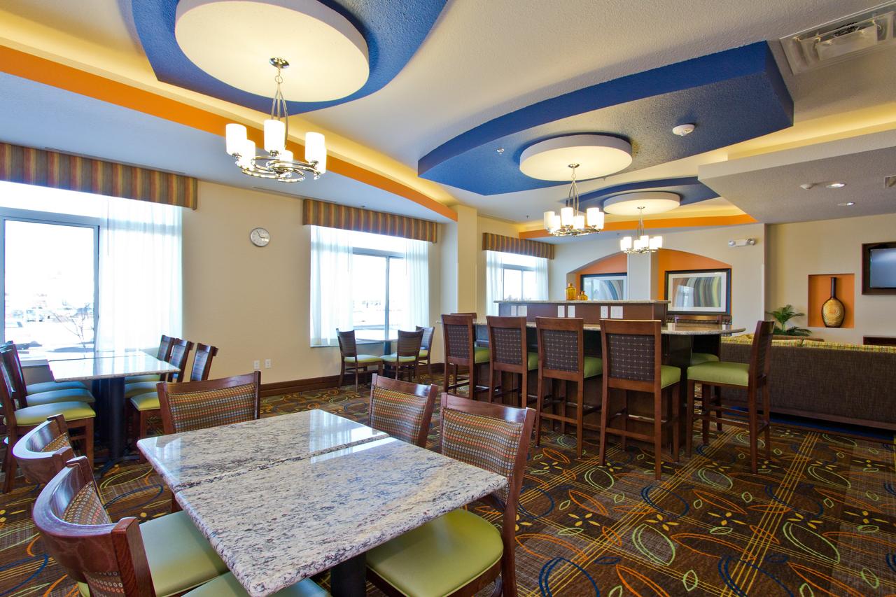 Holiday Inn Express And Suites Denver East Peoria Street - thumb 6