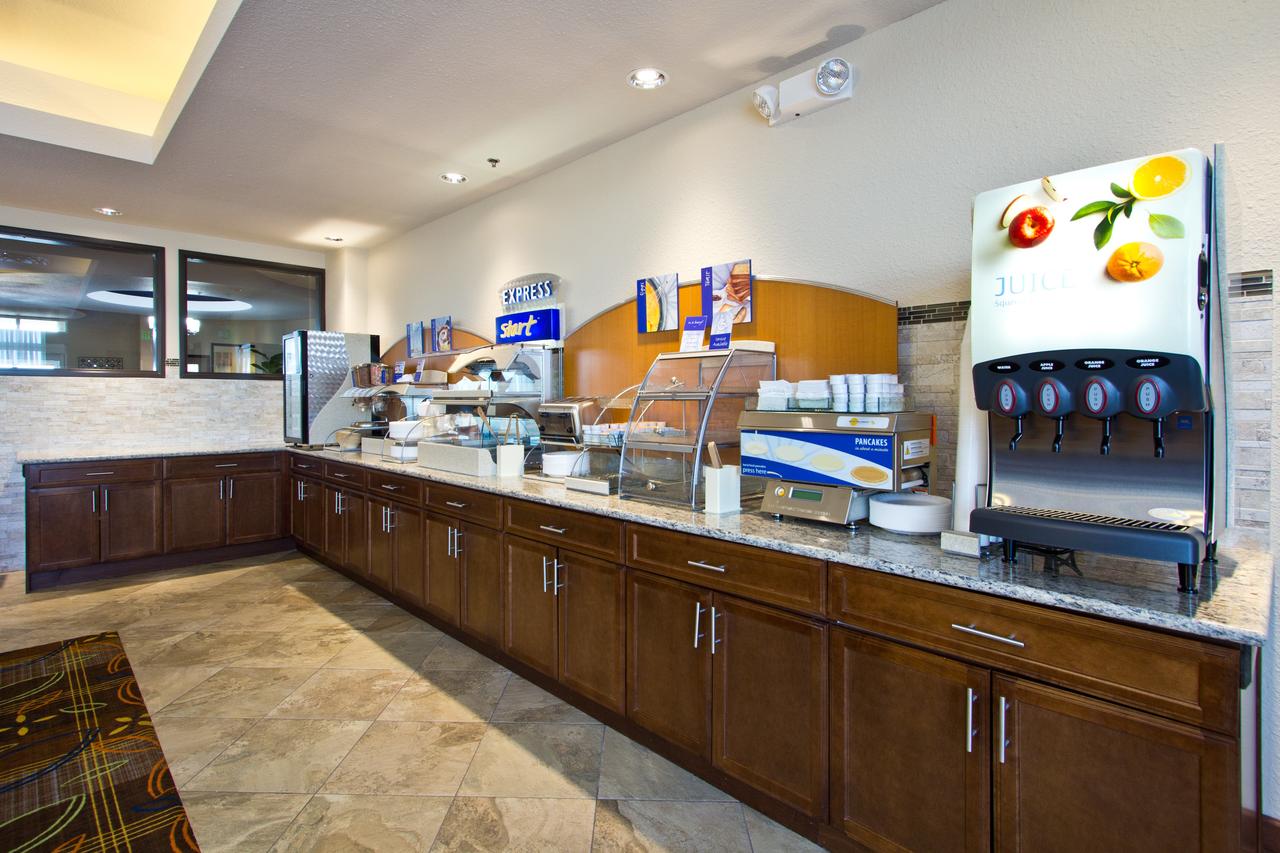 Holiday Inn Express And Suites Denver East Peoria Street - thumb 19