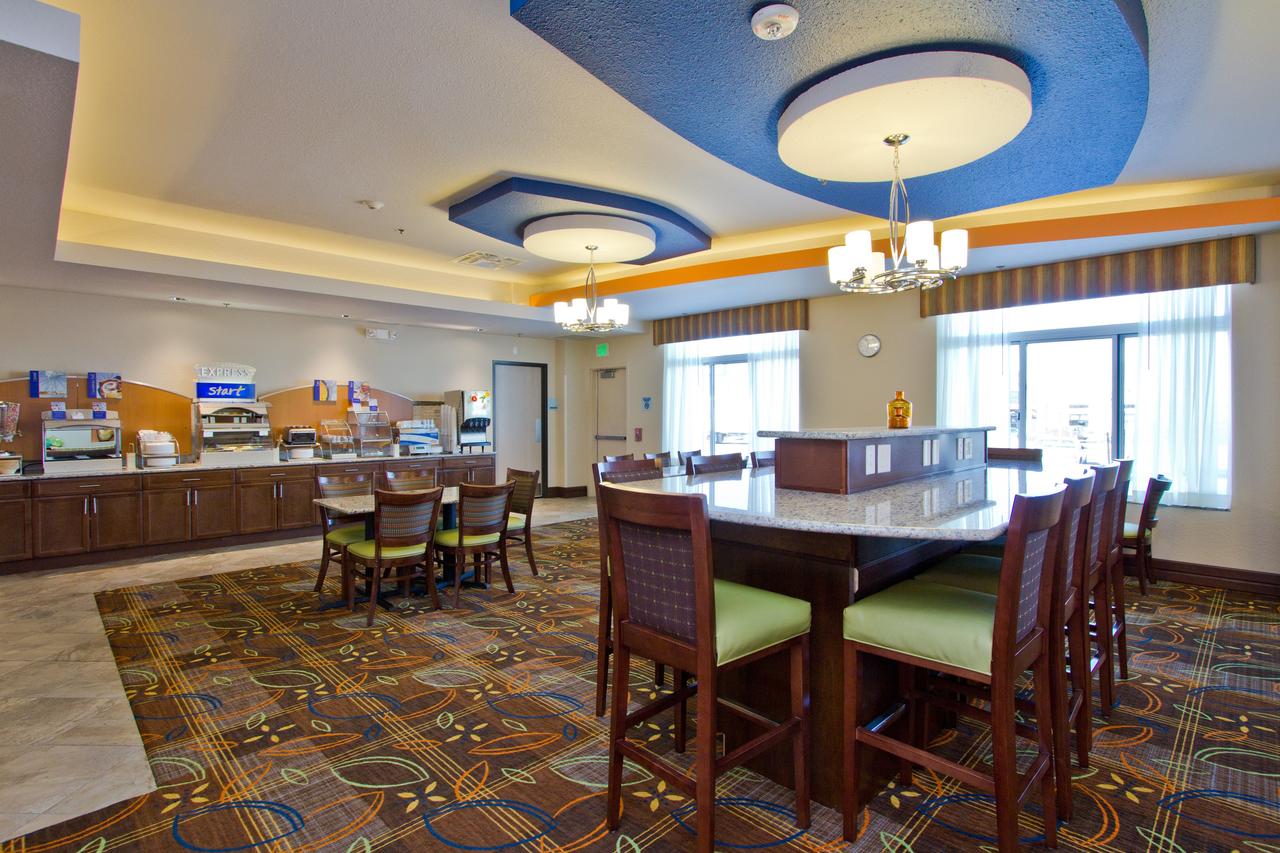 Holiday Inn Express And Suites Denver East Peoria Street - thumb 21