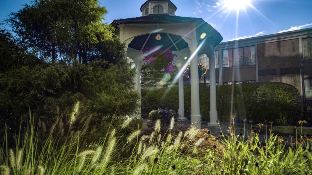 Ethan Allen Hotel - thumb 1