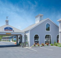 Howard Johnson by Wyndham Mystic - Tourism House