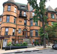 HighRoad Hostel DC - Tourism House