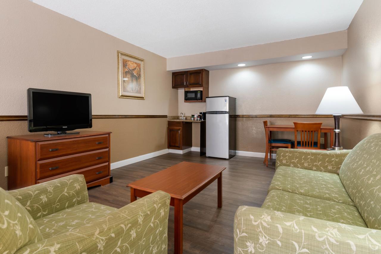 Quality Inn And Suites Conference Center - thumb 4