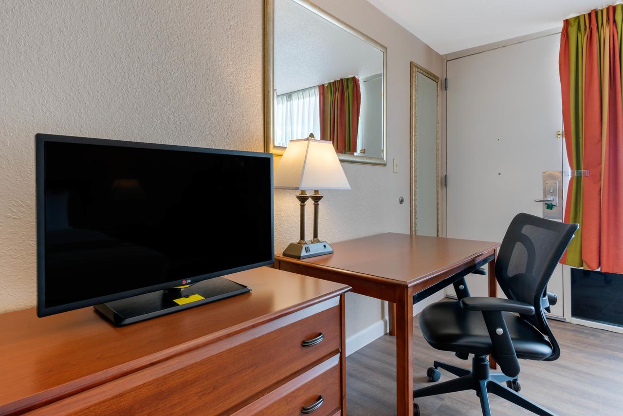 Quality Inn And Suites Conference Center - thumb 11