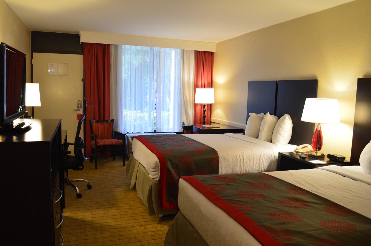 Ramada By Wyndham Naples - thumb 6