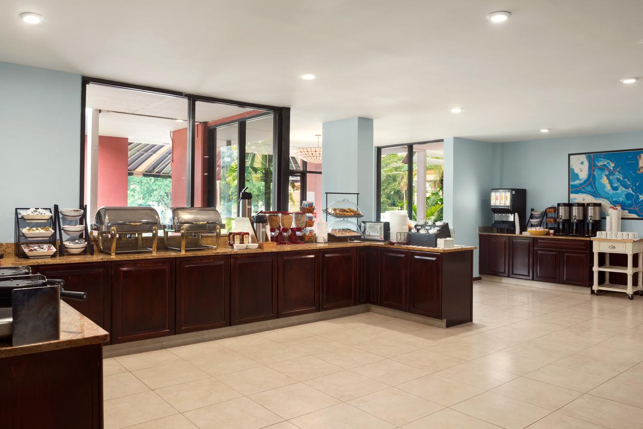 Ramada By Wyndham Naples - thumb 5