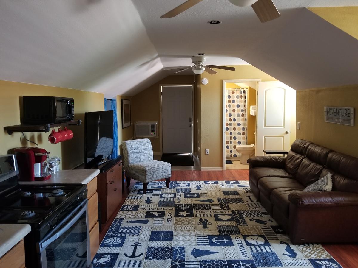 J & S Oasis - thumb 9