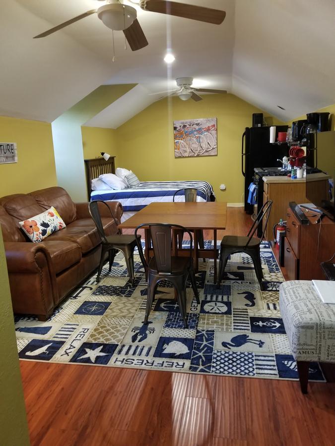 J & S Oasis - thumb 1