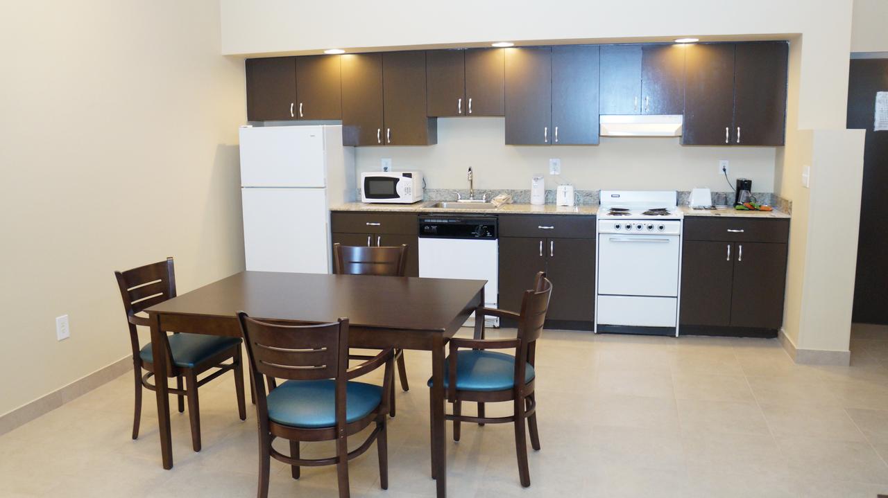 Best Western Naples Plaza Hotel - thumb 41