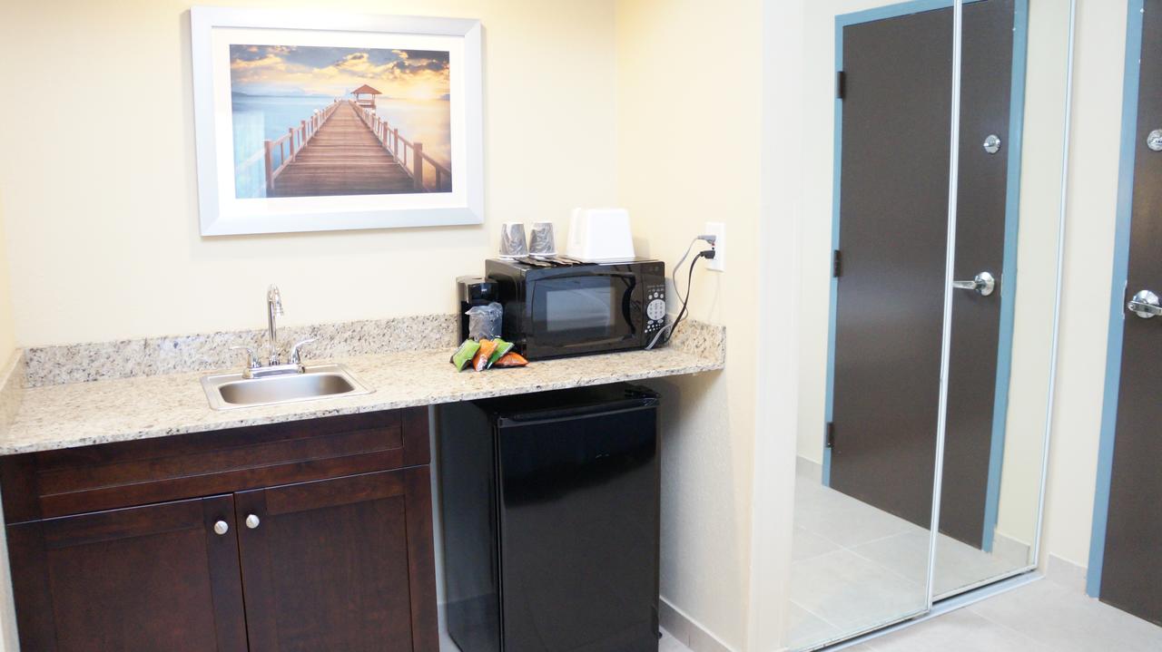 Best Western Naples Plaza Hotel - thumb 35