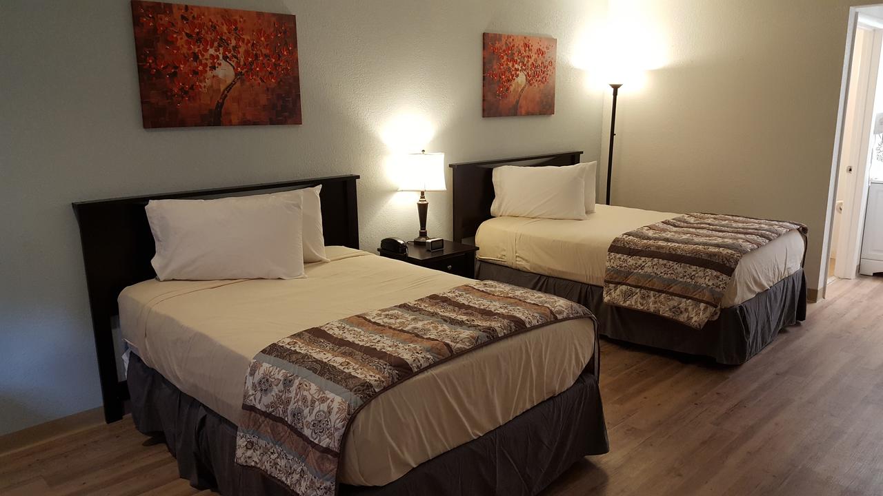 Tricove Inn & Suites - thumb 3