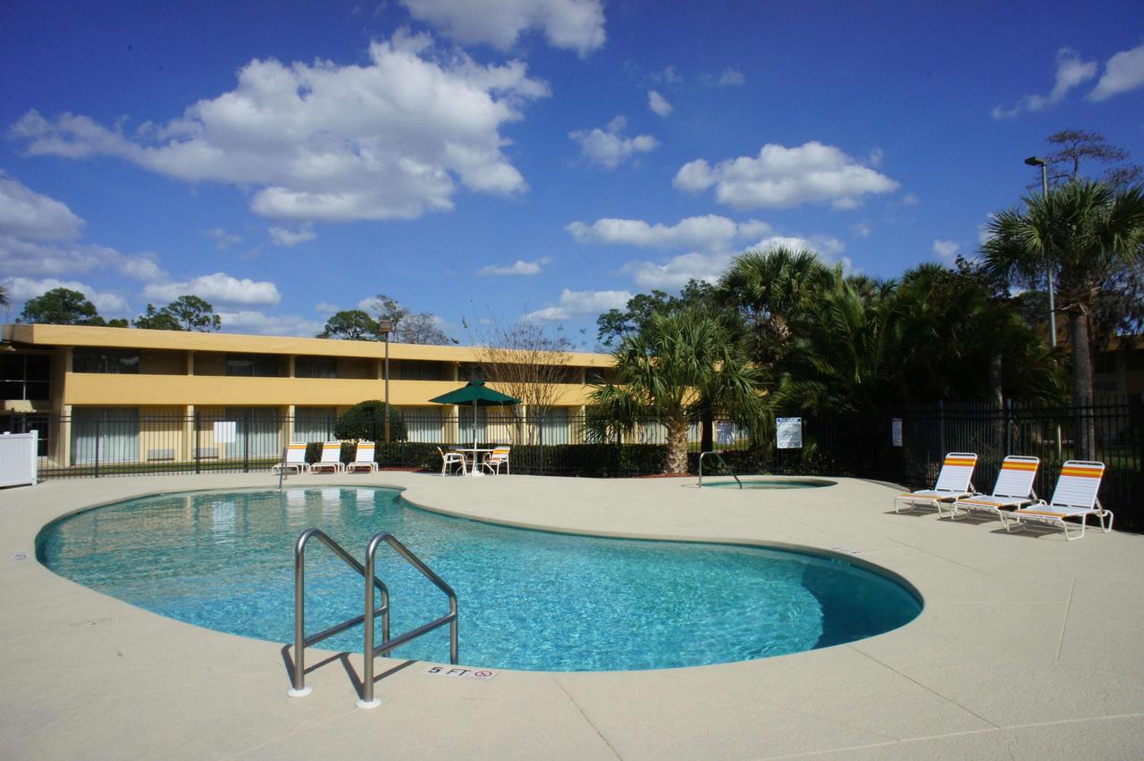 La Quinta Inn By Wyndham Daytona Beach/Intl Speedway - thumb 12