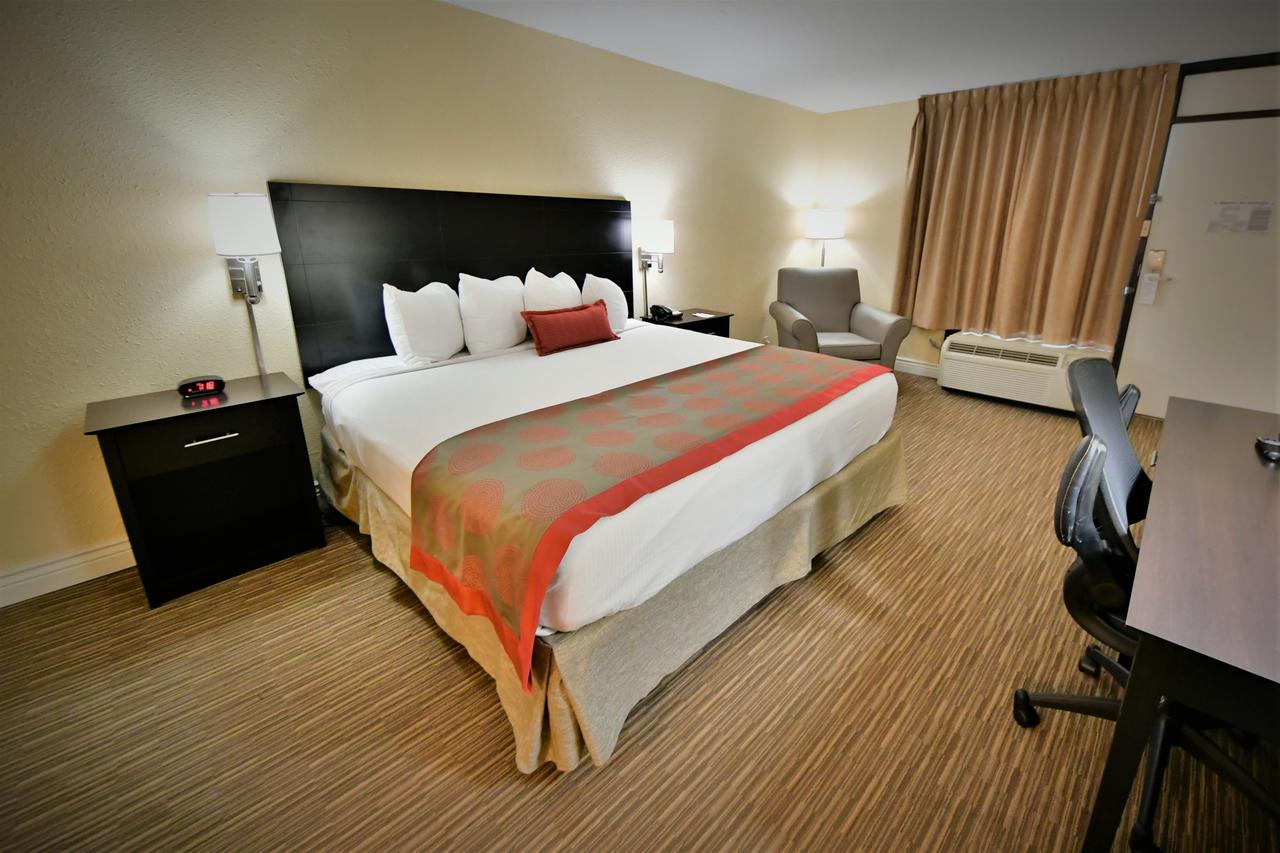 Ramada By Wyndham Jacksonville Hotel & Conference Center - thumb 20