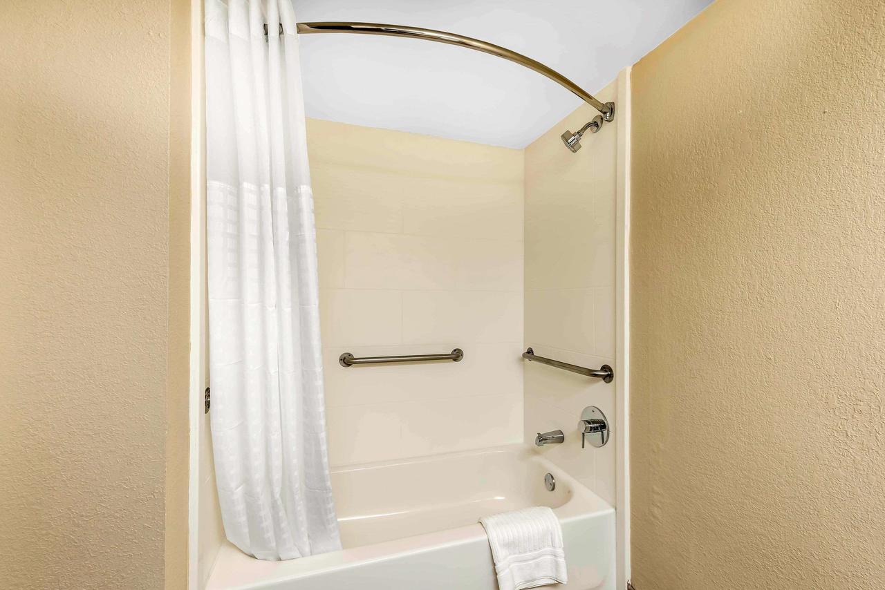 Comfort Suites Baymeadows Near Butler Blvd - thumb 32