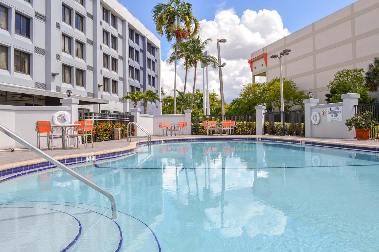 Holiday Inn Express Hotel & Suites Miami - Hialeah(Newly Renovated) - thumb 1