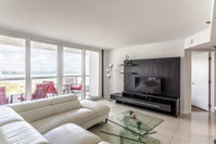 2 Bedroom Pearl in Downtown Miami Tourism House