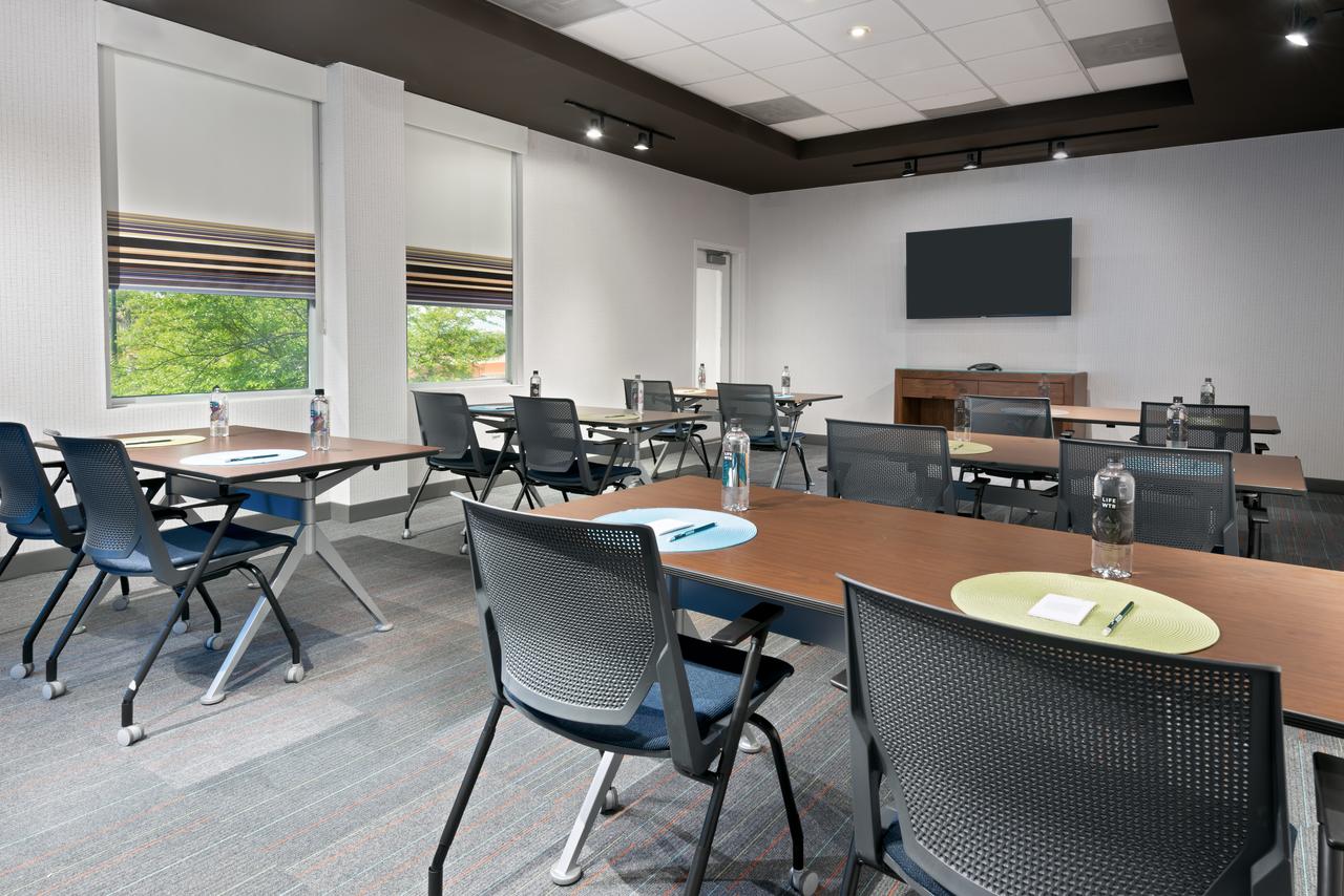 Aloft Jacksonville Airport - thumb 8