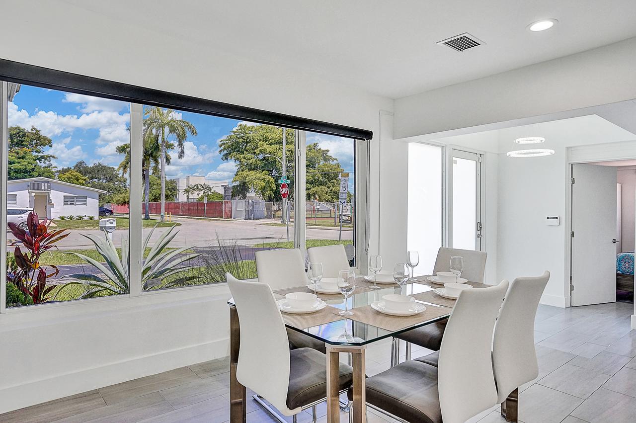 Elegant Tropical House With Pool - thumb 5