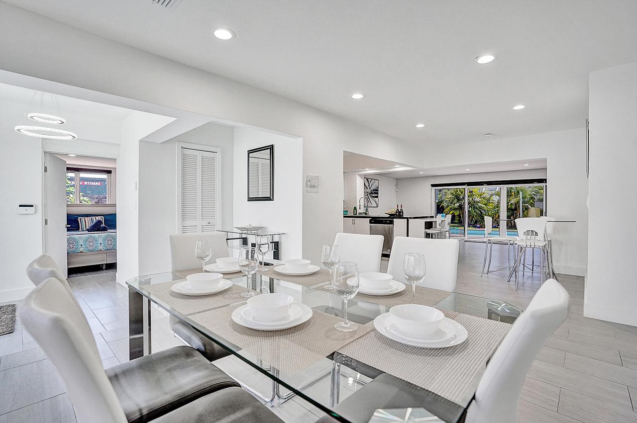 Elegant Tropical House With Pool - thumb 4