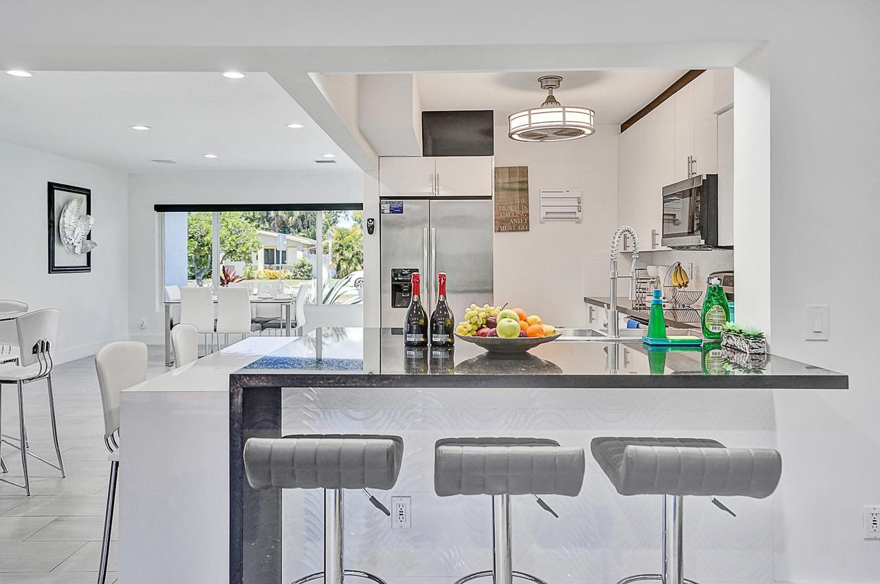 Elegant Tropical House With Pool - thumb 13