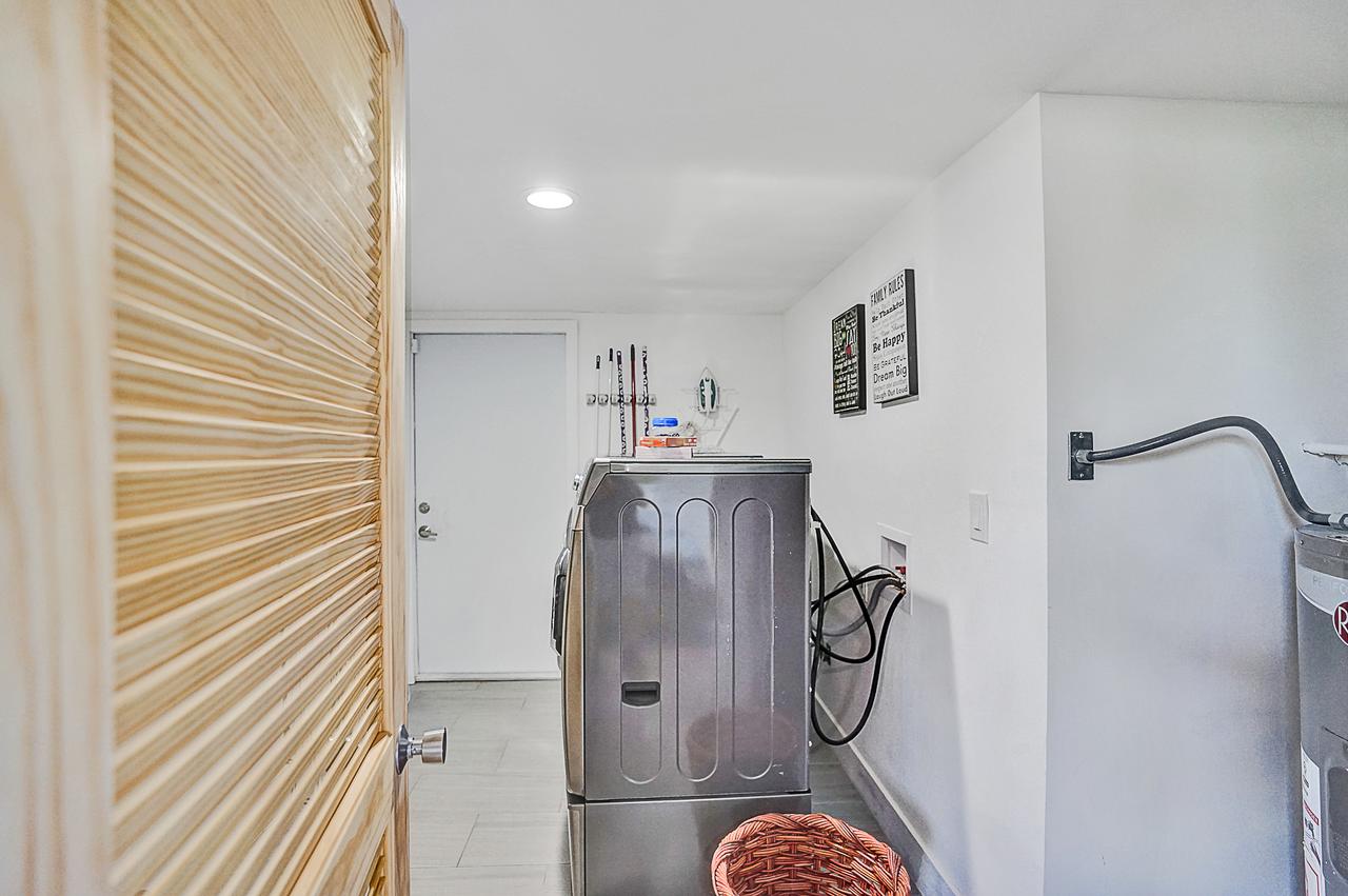 Elegant Tropical House With Pool - thumb 28