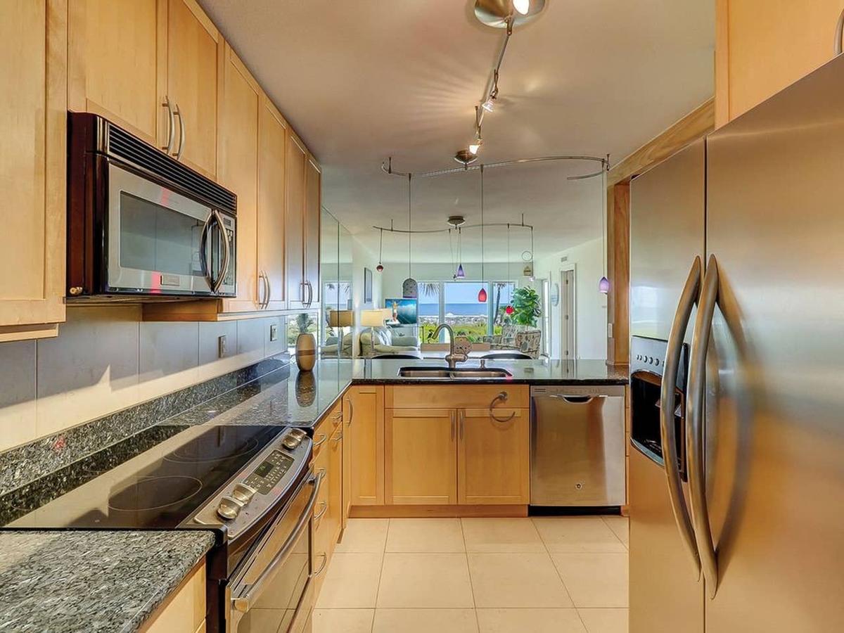 Famous Hyde Ocean Condo Hotel - thumb 2