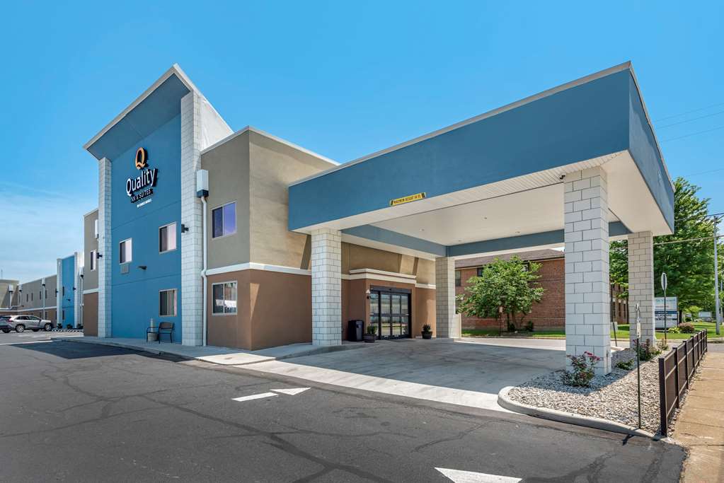 Quality Inn & Suites Evansville Downtown - thumb 0