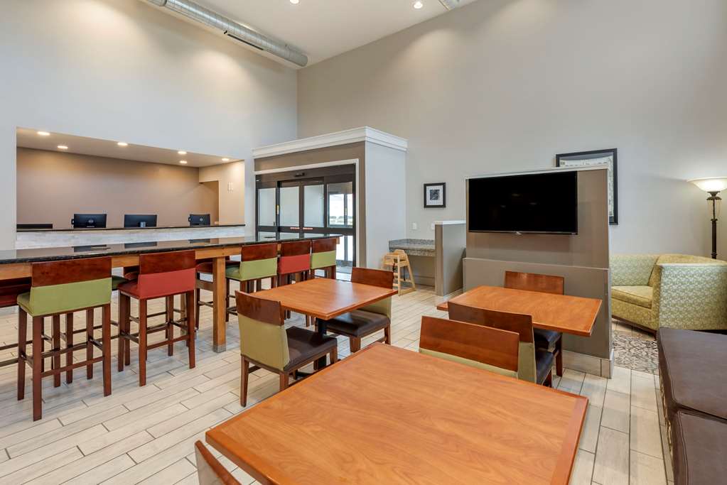 Quality Inn & Suites Evansville Downtown - thumb 10